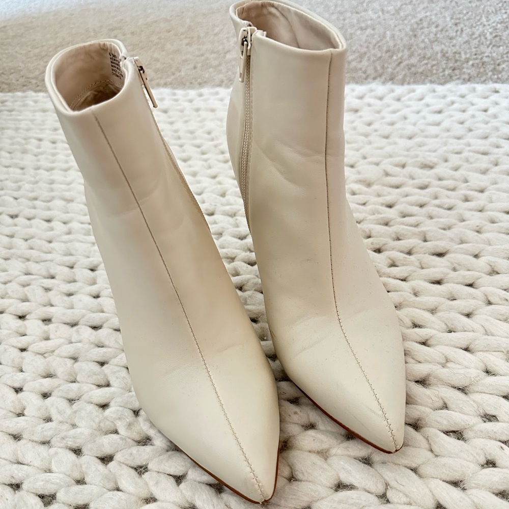 BCBG IVORY BOOTIE